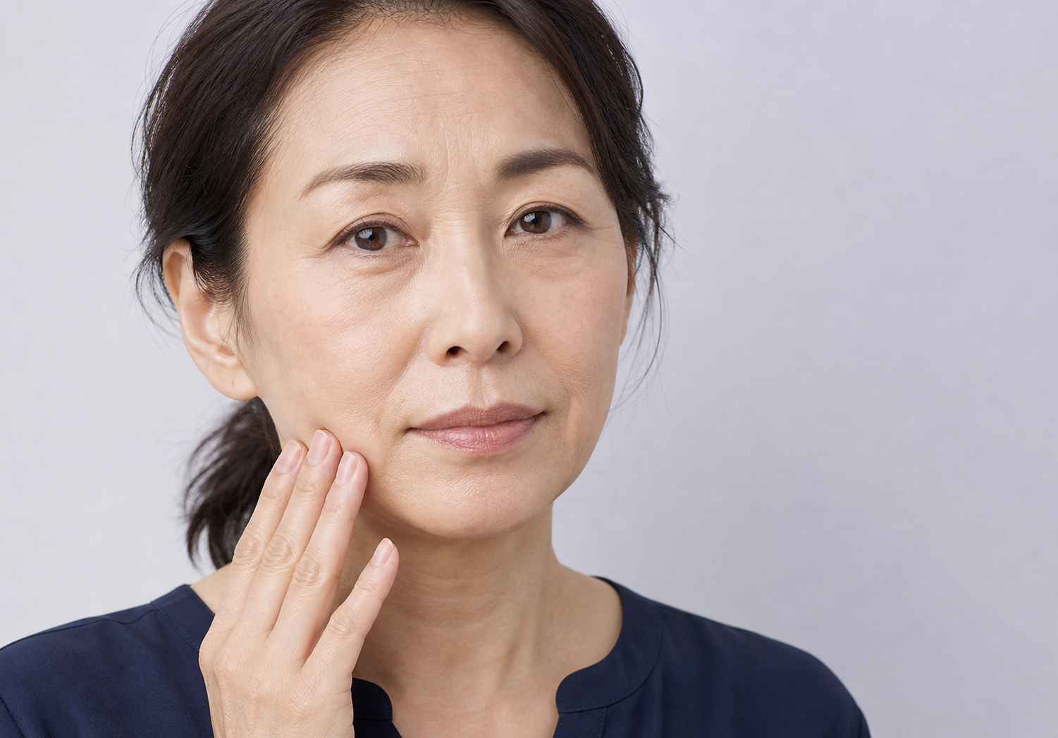 額・目周り・目の下・ほうれい線・フェイスラインのハリ不足が気になる女性